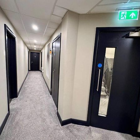 Modern City Apartment - Sleeps 4 & Walk To Arena Leeds  Exterior photo