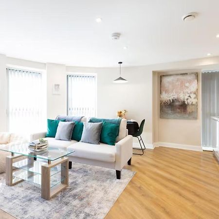 Modern City Apartment - Sleeps 4 & Walk To Arena Leeds  Exterior photo