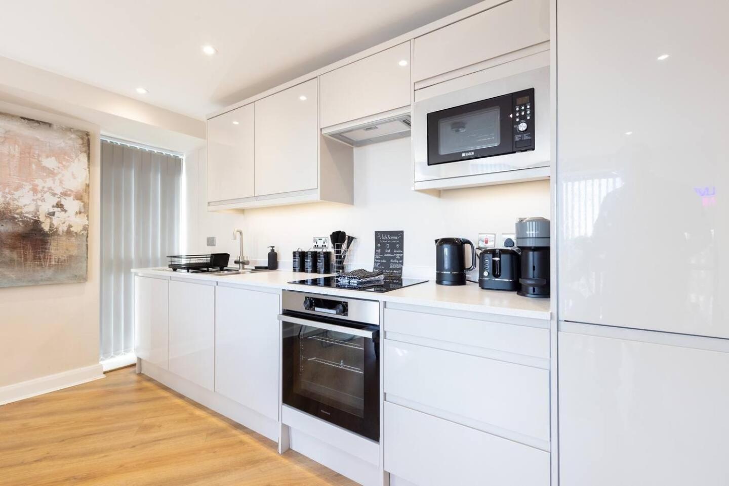 Modern City Apartment - Sleeps 4 & Walk To Arena Leeds  Exterior photo